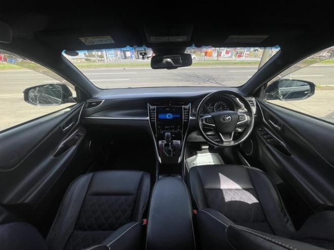 ハリアーハイブリッドプレミアムアドバンスパッケージ 4WD 2500 5Dr