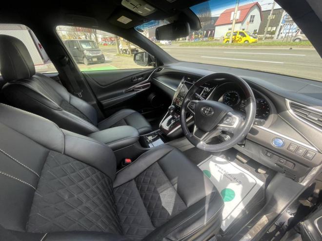 ハリアーハイブリッドプレミアムアドバンスパッケージ 4WD 2500 5Dr