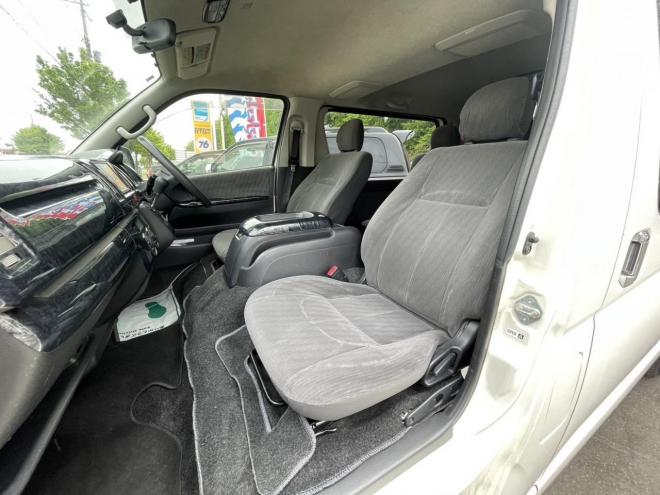 ハイエースバンロングスーパーGL 4WD 3000 5Dr