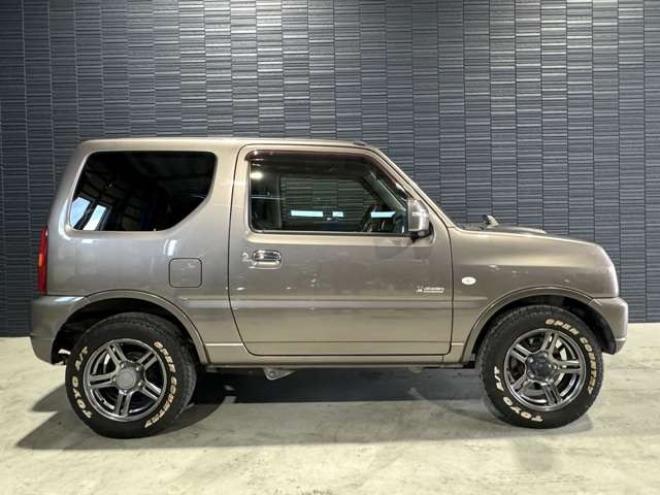 ジムニークロスアドベンチャー 4WD　本州仕入　9型　地デジ　ナビ 660