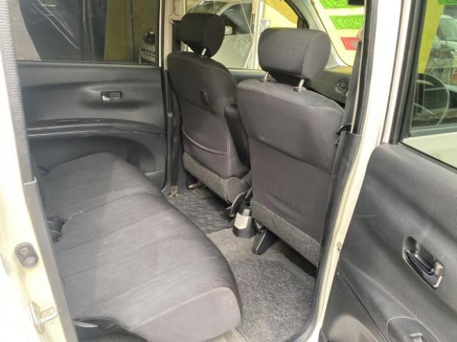 ルクラ（特別価格車）Rリミテッド 4WD 660 5Dr
