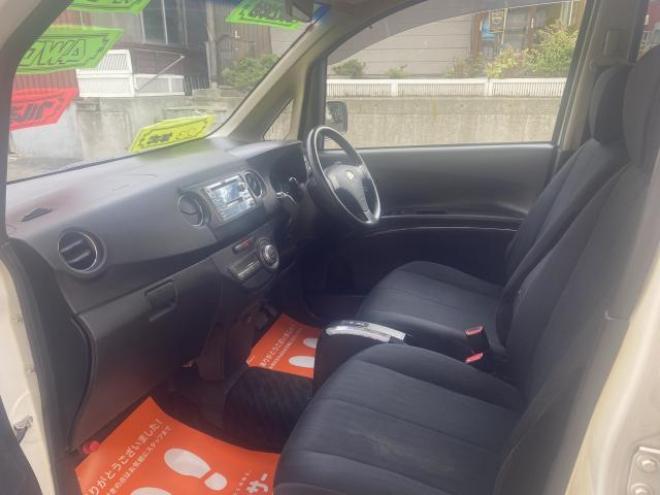 ルクラ（特別価格車）Rリミテッド 4WD 660 5Dr