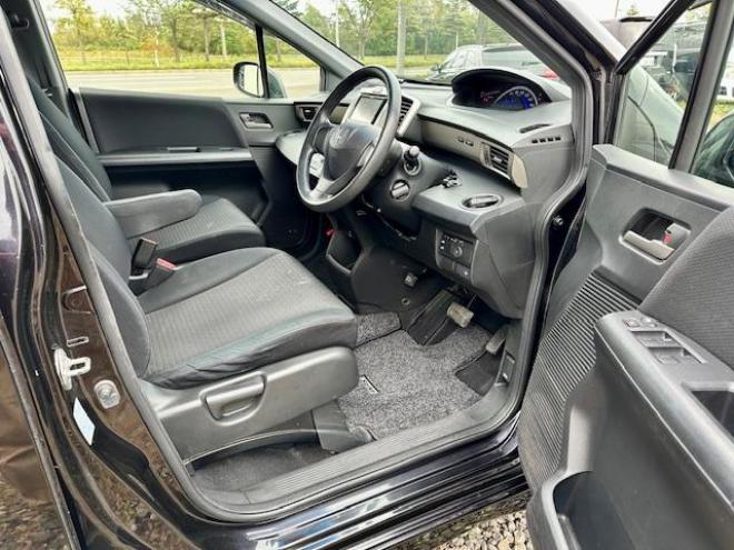 フリードスパイク1.5Gエアロ 4WD エンスタ　ナビTV　ETC 4WD 1500 5Dr