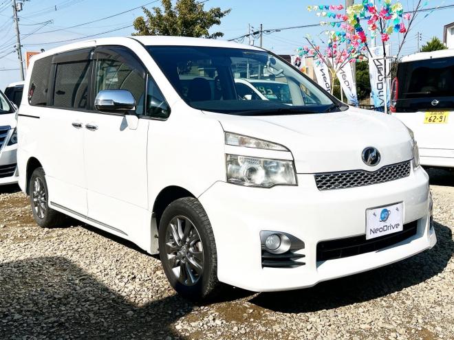 ヴォクシー2.0ZS煌Ⅱ 4WD ローンが不安な方＜優遇ローン＞ 本州仕入　ナビ　後席モニター　両パワスラ  