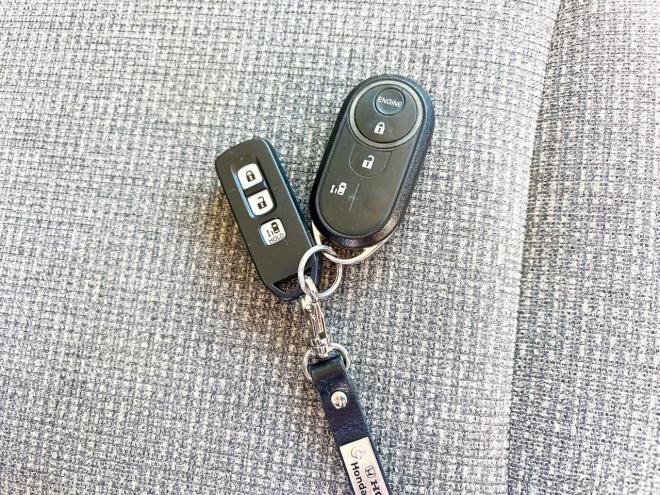 N-BOX660G EXホンダセンシング 4WD　ローンが不安な方＜優遇ローン＞１年保証　本州仕入　寒冷地　ナビ　バックカメラ