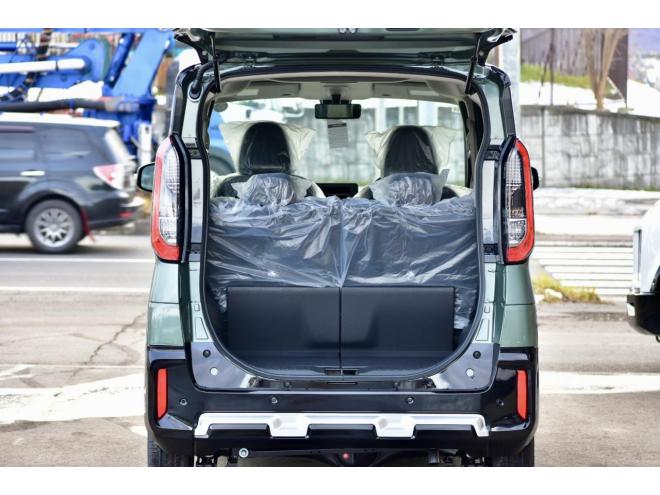 デリカミニＴプレミアム　４ＷＤ　届出済未使用車　前後デリカエンブレム　両側電動スライドドア　シート／ステアリングヒーター　全周囲カメラ