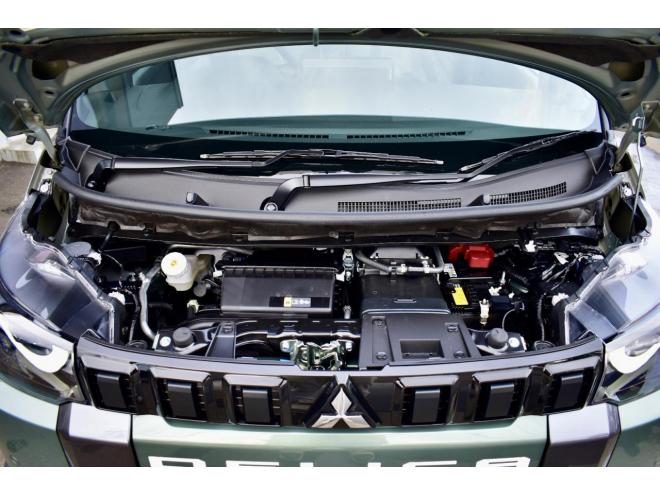 デリカミニＴプレミアム　４ＷＤ　届出済未使用車　前後デリカエンブレム　両側電動スライドドア　シート／ステアリングヒーター　全周囲カメラ