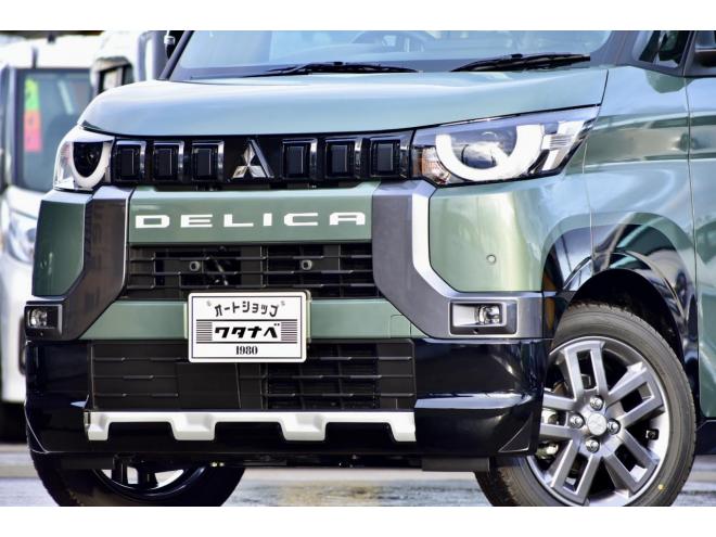 デリカミニＴプレミアム　４ＷＤ　届出済未使用車　前後デリカエンブレム　両側電動スライドドア　シート／ステアリングヒーター　全周囲カメラ