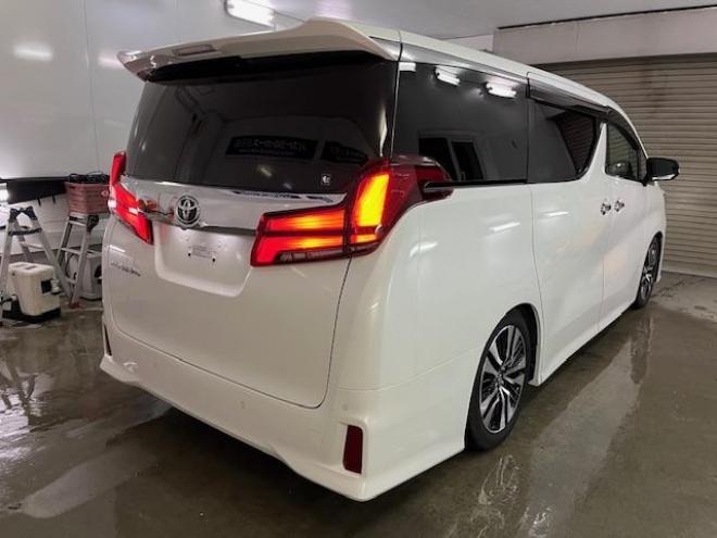 アルファードＳ　Ｃパッケージ後期型　本州仕入　ワンオーナー　寒冷地仕様　禁煙車　プリクラッシュ　レーダークルーズ　純正１８インチＡＷ　社外１６ＡＷ＋スタッドレスタイヤ付　純正ナビ（フルセグ地デジ　ＤＶＤ再生　Ｂｌｕｅｔｏｏｔｈ）＋バックカメラ　純正リアフリップダウンモニター　デジタルインナーミラー　両側パワースライドドア　パワーバックドア　純正ブラックレザーシート　純正エンジンスターター　前後ドライブレコーダー　電動オットマン　三眼ＬＥＤヘッドライト　両席シートヒーター＆クーラー 4WD 2500 5Dr