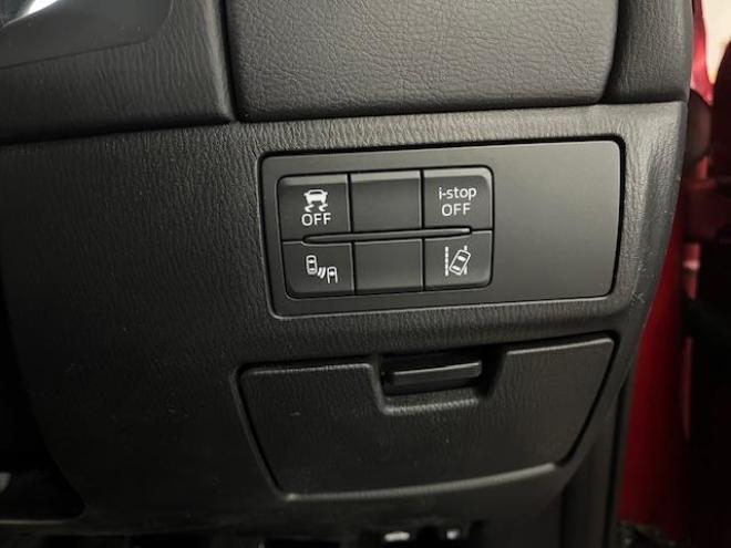アテンザセダン　ＸＤプロアクティブ　本州仕入　禁煙車　６速マニュアル　スカイアクティブディーゼルターボ　ＷＡＫＯＳバリアスコーティング済　純正１９インチＡＷ　スタッドレスタイヤ付　純正ナビ（フルセグ地デジ　ＤＶＤ再生　Ｂｌｕｅｔｏｏｔｈ）＋バックカメラ　電動サンルーフ　ＬＥＤヘッドライト　ブラインドスポット　車線逸脱警報　アイドリングストップ　前後ソナー　ＰＵＳＨスタート　スマートキー　横滑り防止装置　クルーズコントロール　タイミングチェーン車　ＥＴＣ 4WD 2200 4Dr