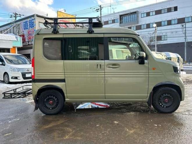 N-VAN+スタイル ファン ターボ 4WD　ワンオーナー/ナビ/ドラレコ/リアラダー 660
