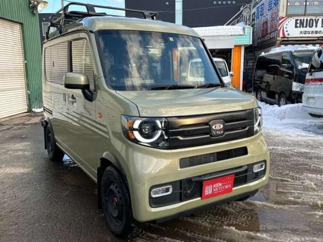 N-VAN+スタイル ファン ターボ 4WD　ワンオーナー/ナビ/ドラレコ/リアラダー 660