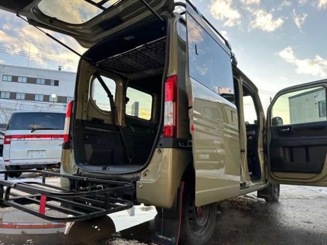 N-VAN+スタイル ファン ターボ 4WD　ワンオーナー/ナビ/ドラレコ/リアラダー 660