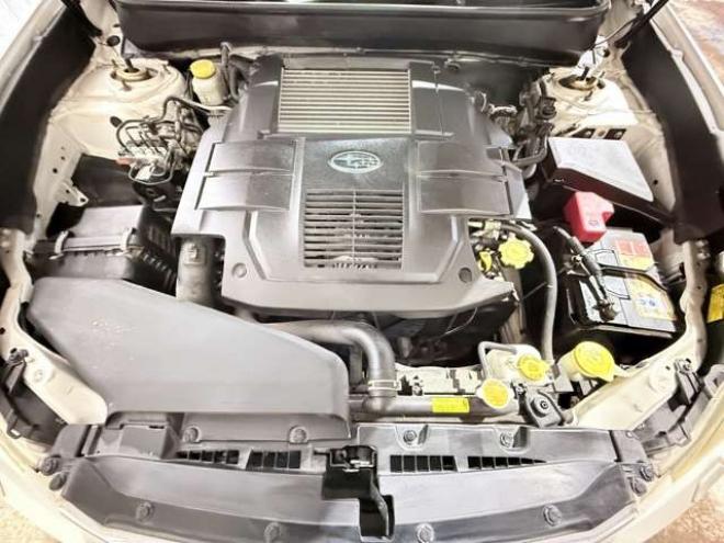 レガシィB4 2.5 GT アイサイト 4WD　下廻防錆TVナビETCエンスタ 2500