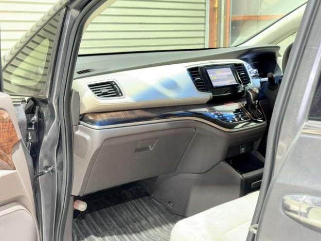 オデッセイ2.4 G 4WD　下廻防錆TVナビBカメETC 2400