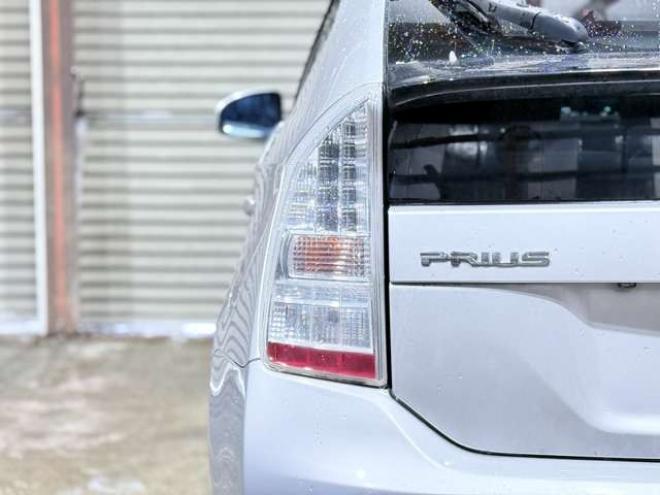 プリウス1.8 S　下廻防錆TVナビBカメETC 2WD 1800