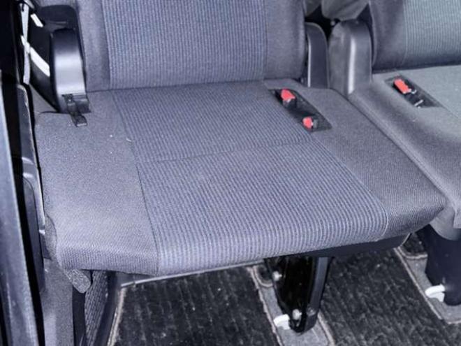 ノア2.0 X 4WD　下廻防錆TVナビBカメ 2000