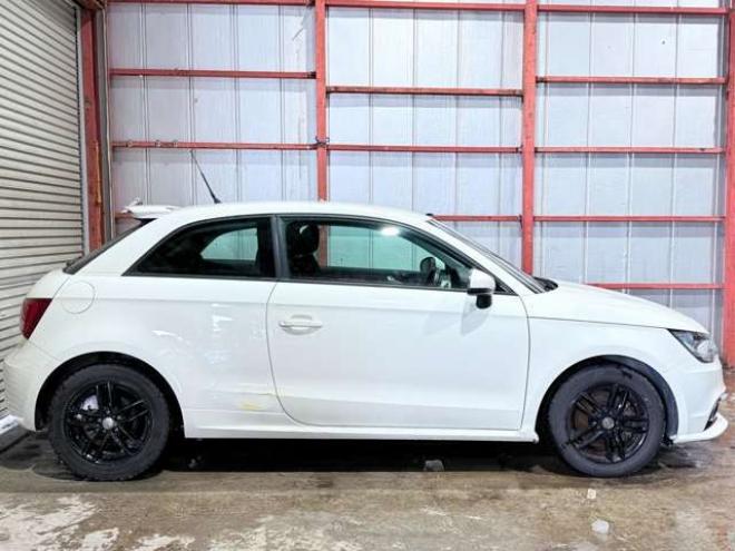 アウディA1 1.4 TFSI　下廻防錆TVナビ 正規輸入車 2WD 1400
