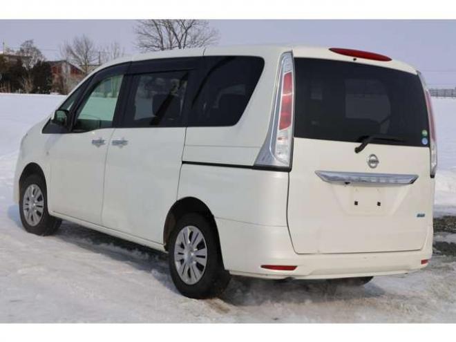 セレナ2.0 20X 4WD　検2年　自社　ローンカノウ 2000