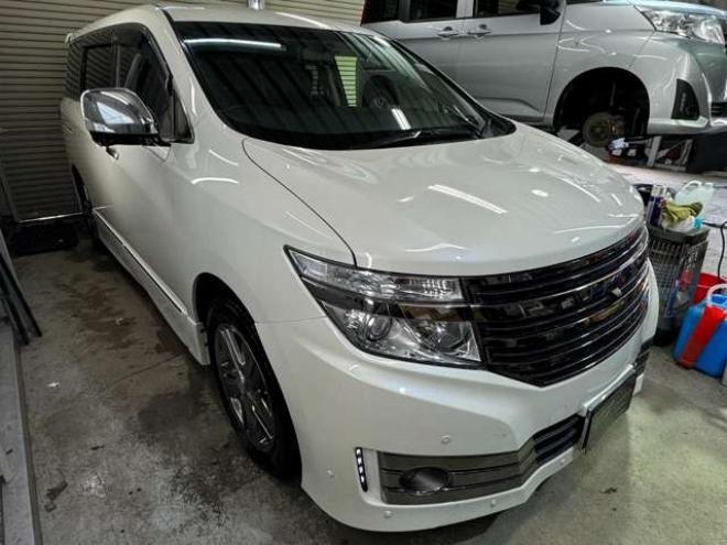 エルグランド2.5 ライダー ブラックライン 4WD　黒革シート 2500