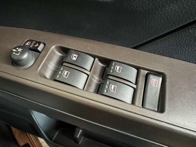 ルーミー1.0 X S 4WD　ワンオーナー　ナビ　TV　Bluetooth 1000