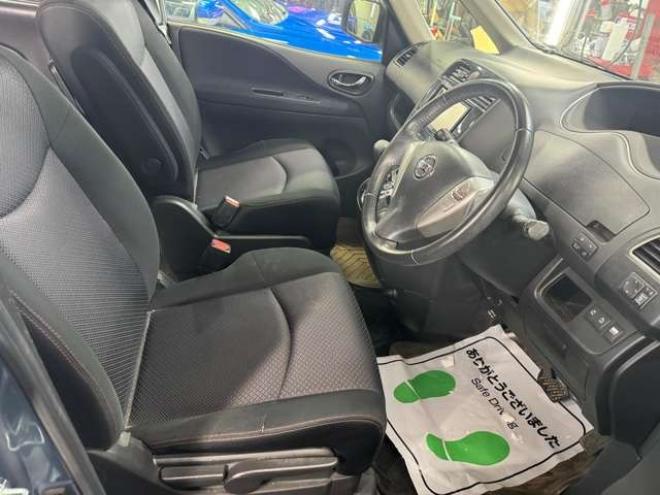 セレナ2.0 ハイウェイスター Vセレクション 4WD　 2000