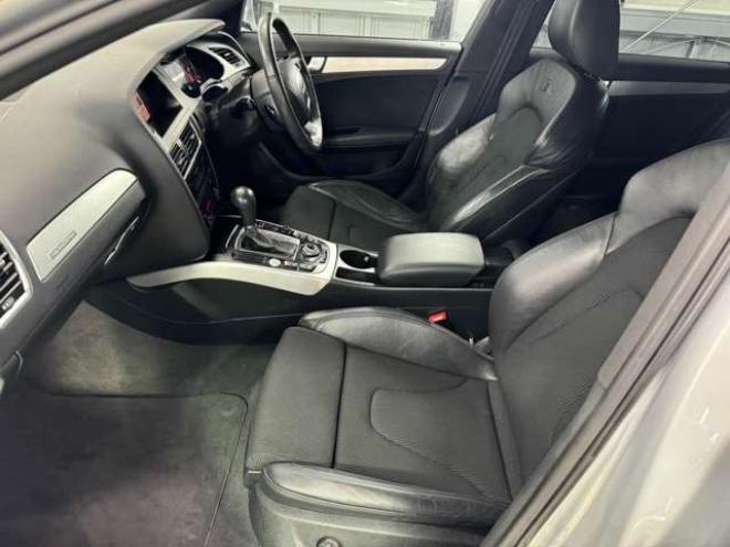 アウディA4アバント 2.0 TFSI クワトロ Sラインパッケージ 4WD　ナビ　TV　Bカメラ 正規輸入車 2000