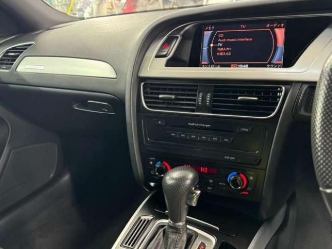 アウディA4アバント 2.0 TFSI クワトロ Sラインパッケージ 4WD　ナビ　TV　Bカメラ 正規輸入車 2000