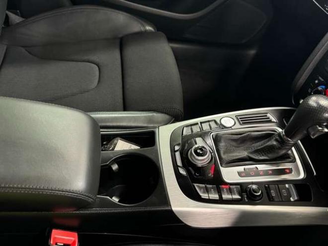 アウディA4アバント 2.0 TFSI クワトロ Sラインパッケージ 4WD　ナビ　TV　Bカメラ 正規輸入車 2000