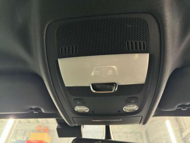 アウディA4アバント 2.0 TFSI クワトロ Sラインパッケージ 4WD　ナビ　TV　Bカメラ 正規輸入車 2000