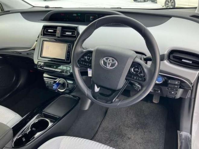 プリウスPHV1.8 S セーフティパッケージ　 2WD 1800