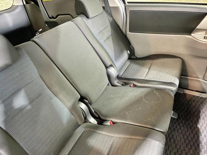 ヴォクシー2.0ZS 4WD 5年保証 スマキー ETC 寒冷地仕様 禁煙 車検整備2年付