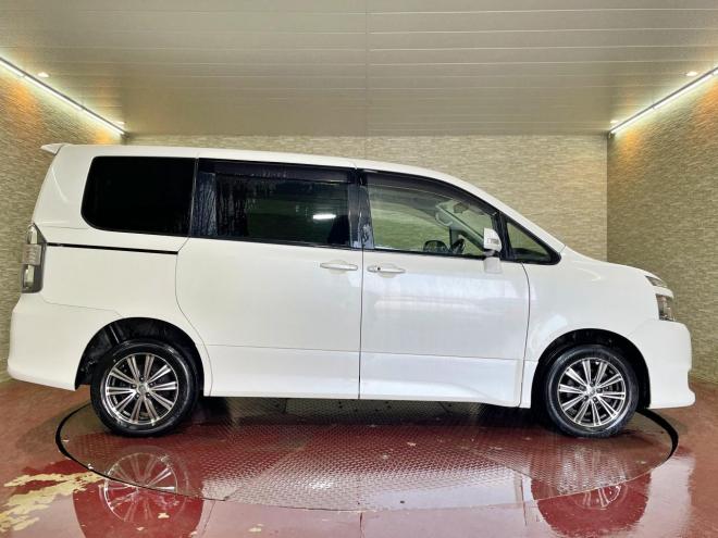 ヴォクシー2.0ZS 4WD 5年保証 スマキー ETC 寒冷地仕様 禁煙 車検整備2年付