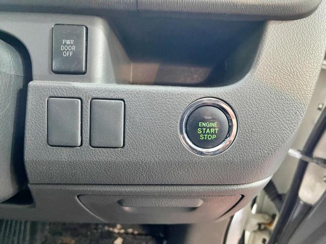 ヴォクシー2.0ZS 4WD 5年保証 スマキー ETC 寒冷地仕様 禁煙 車検整備2年付