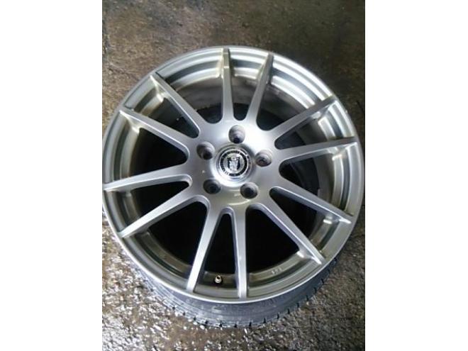 中古17incアルミホイール