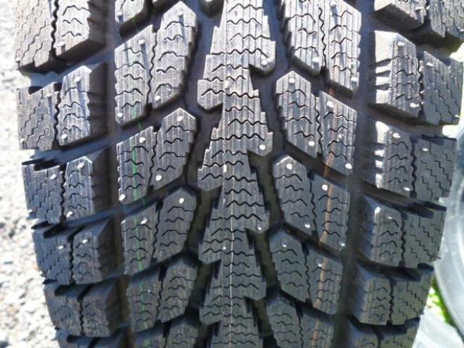 新古冬タイヤ 225/65-18 ダンロップSJ-6