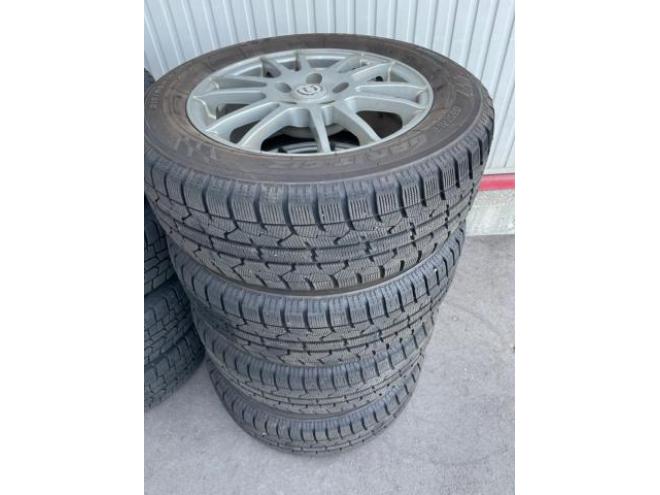 トーヨー ガリット 215/60R16