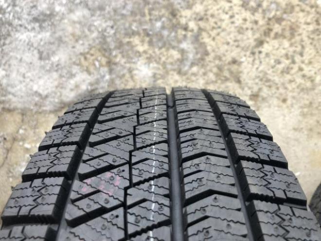 BS BLIZZAK VRX2 18/65R15 4本