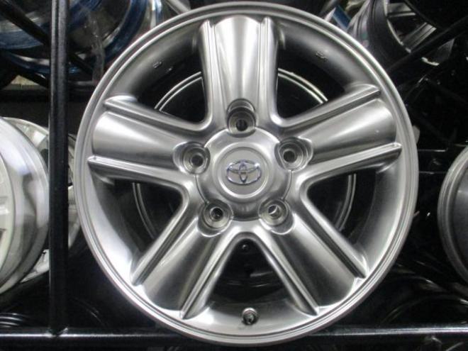 トヨタ純正　100ランドクルーザー　シグナス　18×8J（+60）5H-150　ハイグロス
