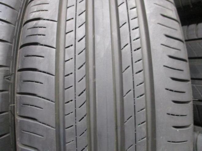 ダンロップ　グラントレック　PT30 225/60R18 バリ山　2024年製造